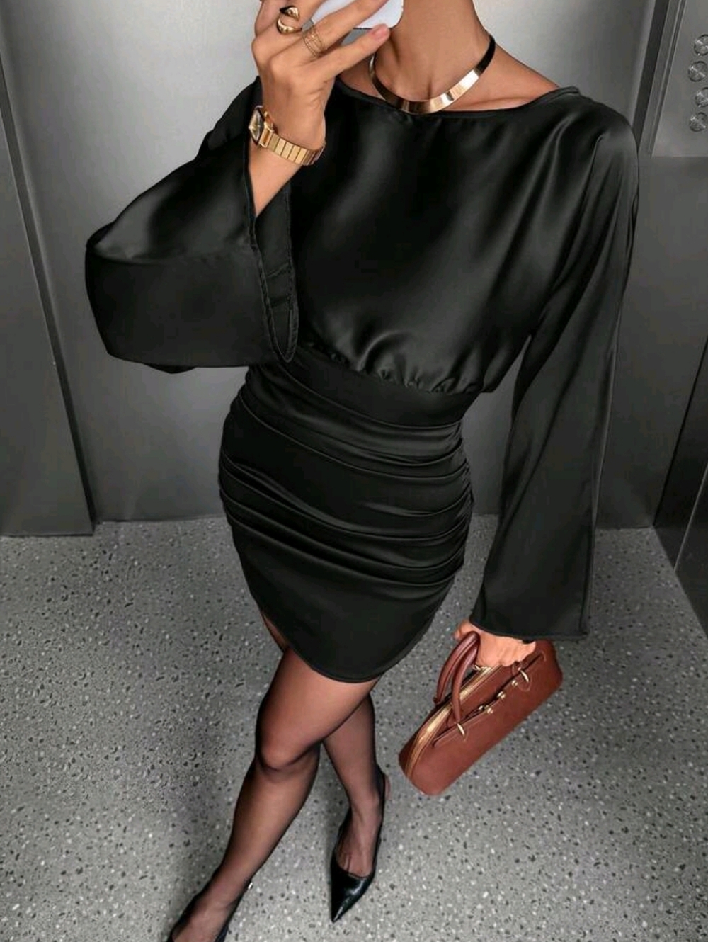 Sleek Black  Long-Sleeve Bodycon Dress